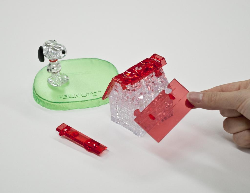 Crystal Puzzle Snoopy House