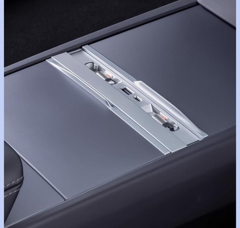 Příslušenství pro osvěžení modelu Tesla 3/Y, výsuvný dok s rychlonabíjením PD pro středovou konzoli.