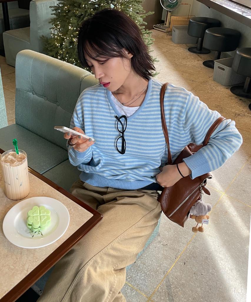 CGP (Women) V-Neck Striped Knit_Sky Blue