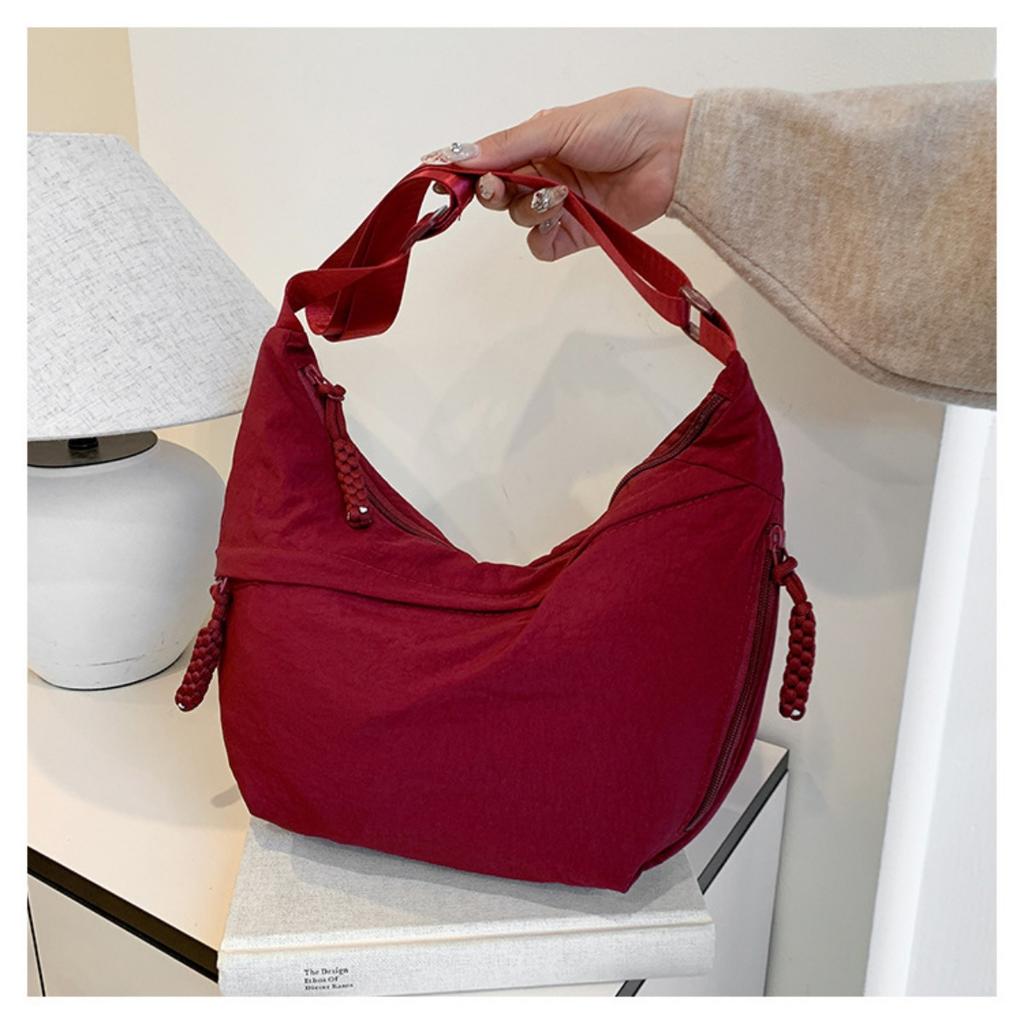 Torba tote o dużej pojemności, Lekka nylonowa torba crossbody z regulowanym paskiem i wieloma zapinanymi na zamek przegródkami