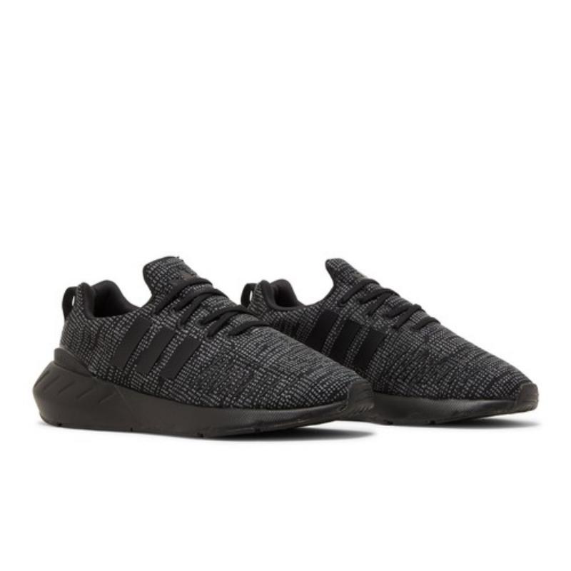adidas Swift Run 22 Big Kid Black GW8166 EU 36.5 серый/чёрный