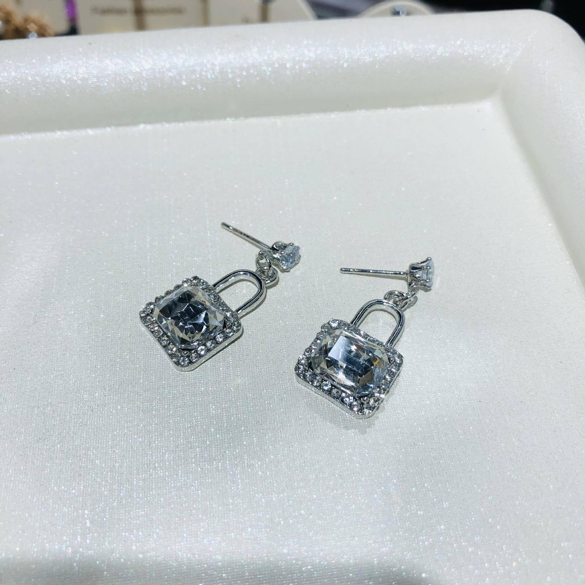 

Square Shape Drop Earrings Brilliant Bridal Engagement Wedding Jewelry Elegant Female Dangle Earring Nice Gift білий