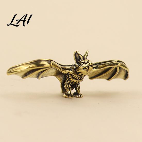 Unique Flying Bat Art Brass Figurines Vintage Copper Statue Collectible Mini Animal Figurine Ornament Desk Feng Shui Sculpture for Office