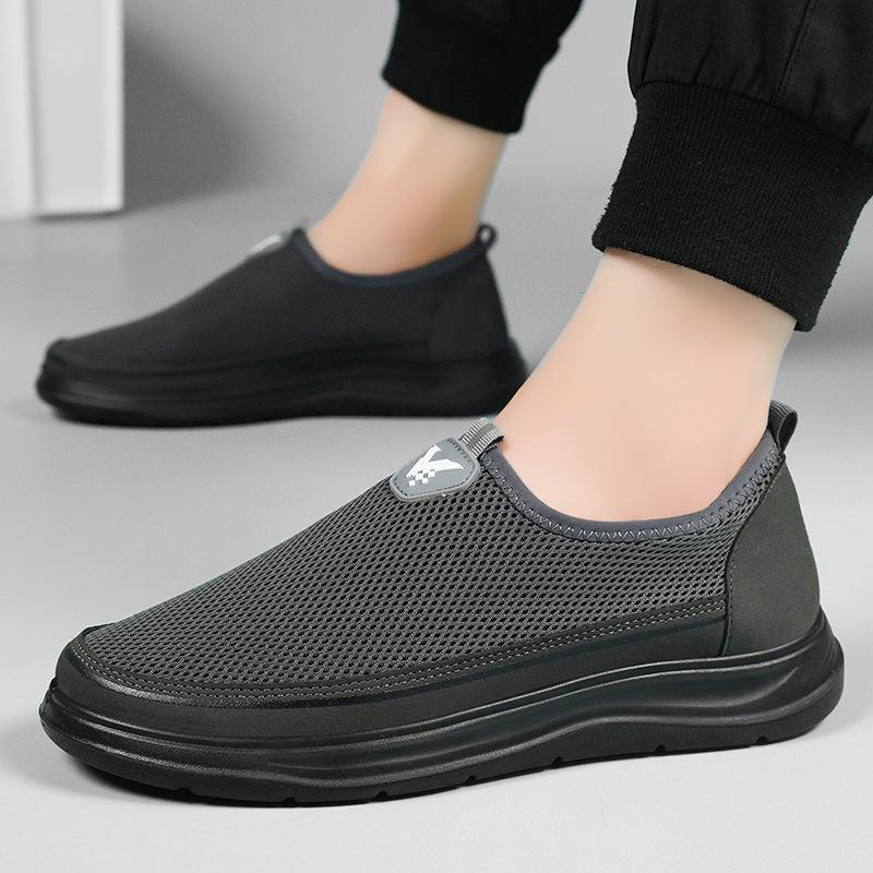 Modeschuhe für Herren Sommer heiß verkaufende Mesh-Schuhe, lässige Slipper, ausgehöhlte atmungsaktive Mesh-Schuhe für Herrenschuhe
