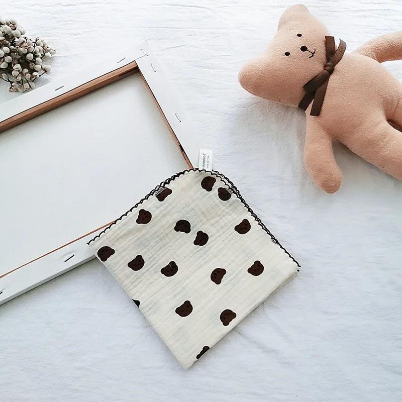 Baumwoll-Baby-Gesichtshandtuch Neugeborene Babyartikel 4-lagiges Musselin-Babylätzchen Taschentuch Weiches Speicheltuch Dreieckiges Füttern Spucktücher