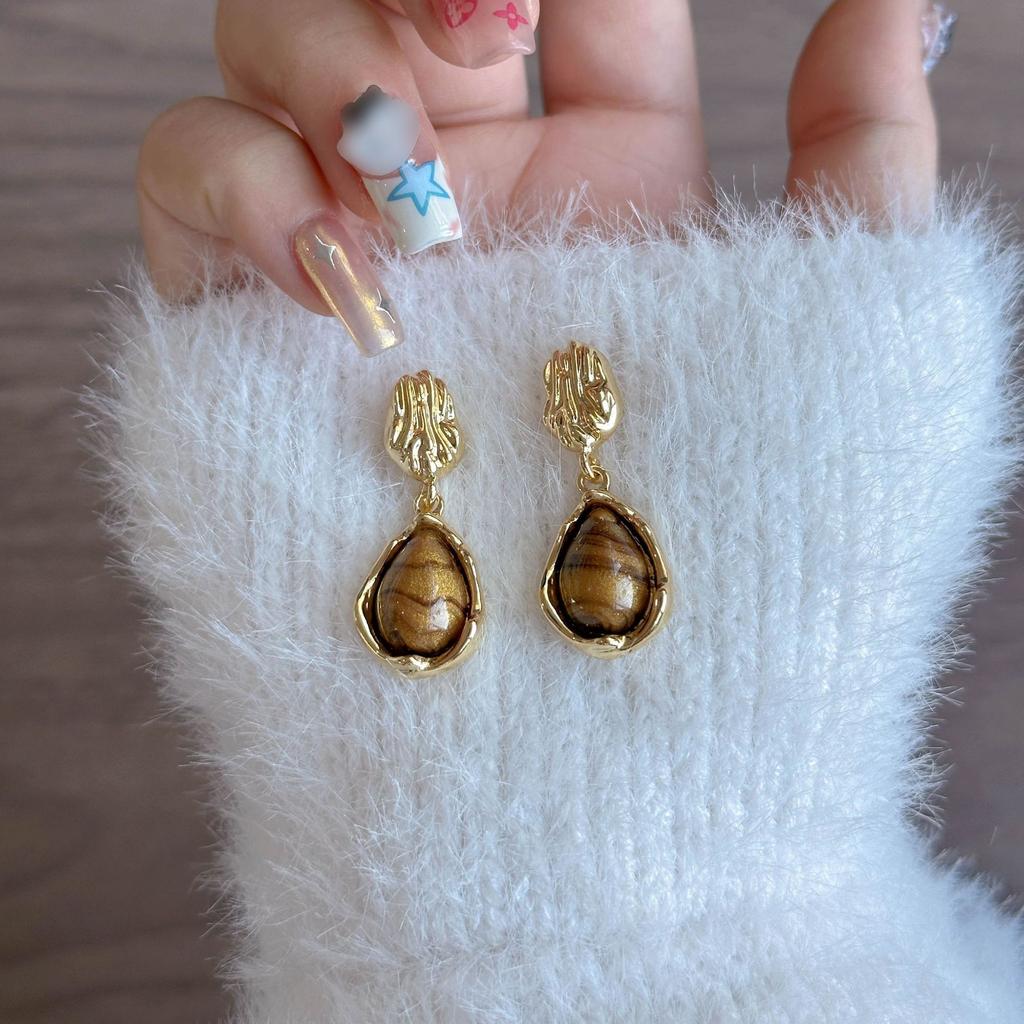 Maillard Atmosphere Brown Irregular Water Drop Earrings, Light Luxury Niche Retro Oval Earrings