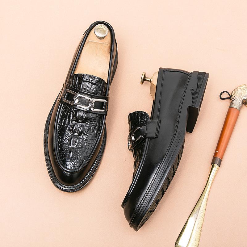 Large Size Men's Foot Cover Pointed Leather Shoes Dress Business Casual Shoes Crocodile Pattern Loafers Fashion Men's Shoes