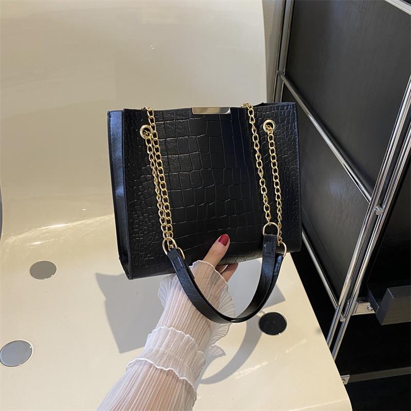 Chic And Minimalist Pu Small Square Crossbody Bag For Women In Stylish Colors чёрный
