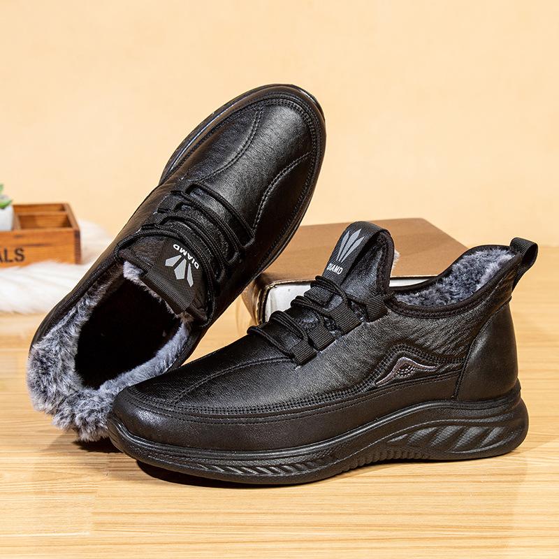 

Cotton boots for men in winter 2026, with plush and thickened old Beijing cloth shoes men s soft soled warm dad shoes 39 чёрный