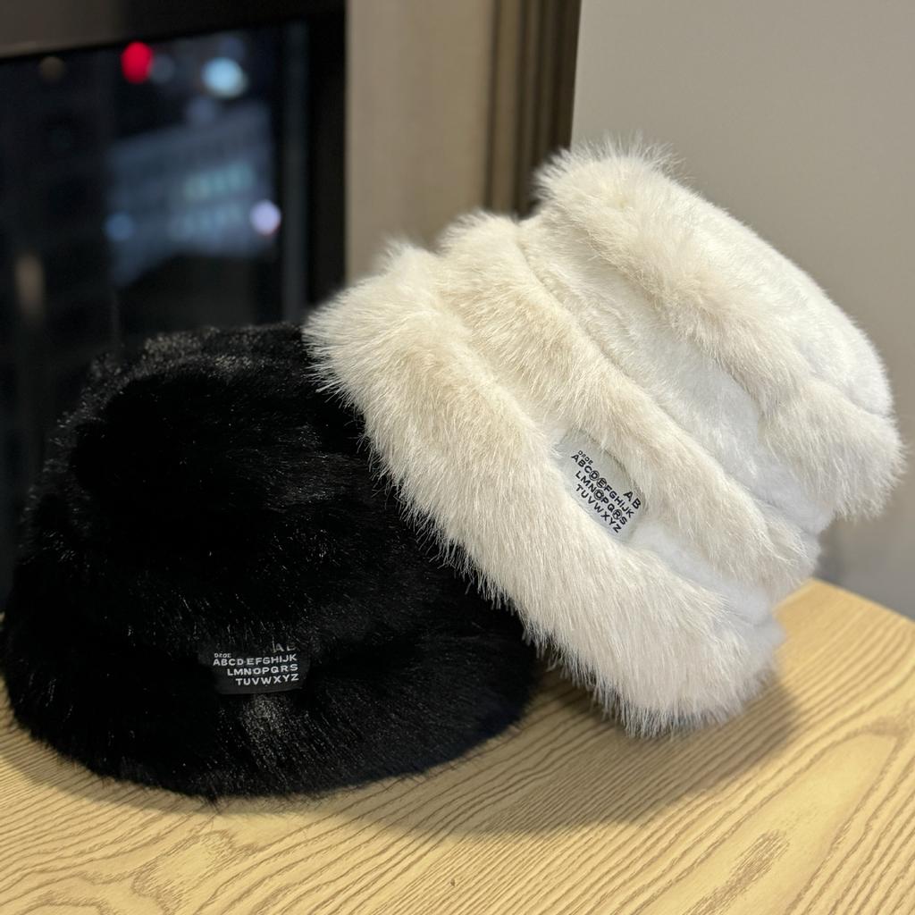 New Style Hat for Women Plush Ear Protection Warm Autumn and Winter Small Face Outdoor Windproof and Cold Resistant Baotou Hat for Women Trendy