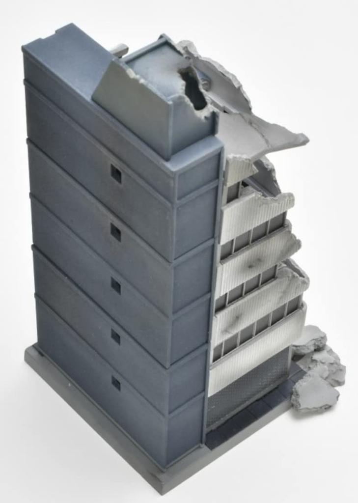 TOMYTEC DioColle Combat Series DCM22 Abandoned Building Plastic Model 323716 1/144 Pre-painted