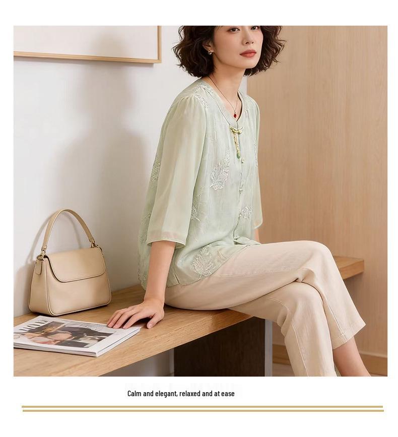 Summer Wear for Middle-Aged and Elderly Mothers: New Chinese Style Embroidered Shirt