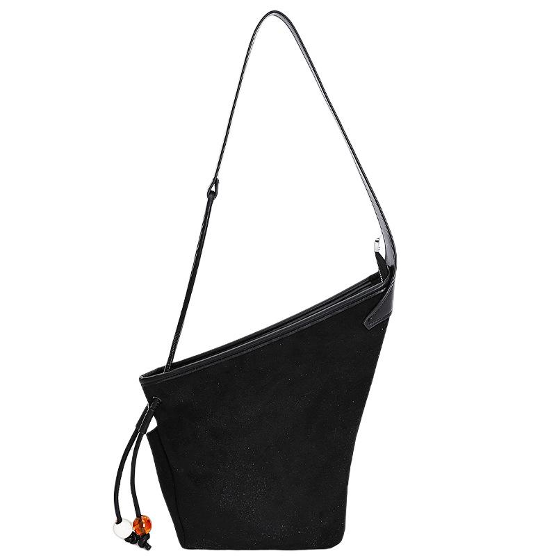 Suede bag women's 2025 new trendy retro shoulder bag large capacity commuter tote bag crossbody bucket bag