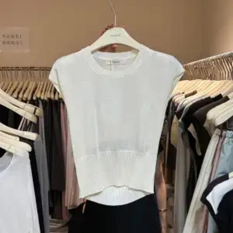 Women s Off-White Ribbed Knit Crew Neck Sleeveless Form Fitted Casual Top S