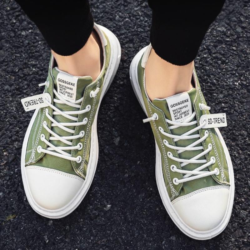 Zapatos vulcanizados para hombre, recién llegados, zapatos de lona de verano, transpirables, cómodos, zapatillas de hombre, nuevos zapatos planos informales con cordones para caminar.