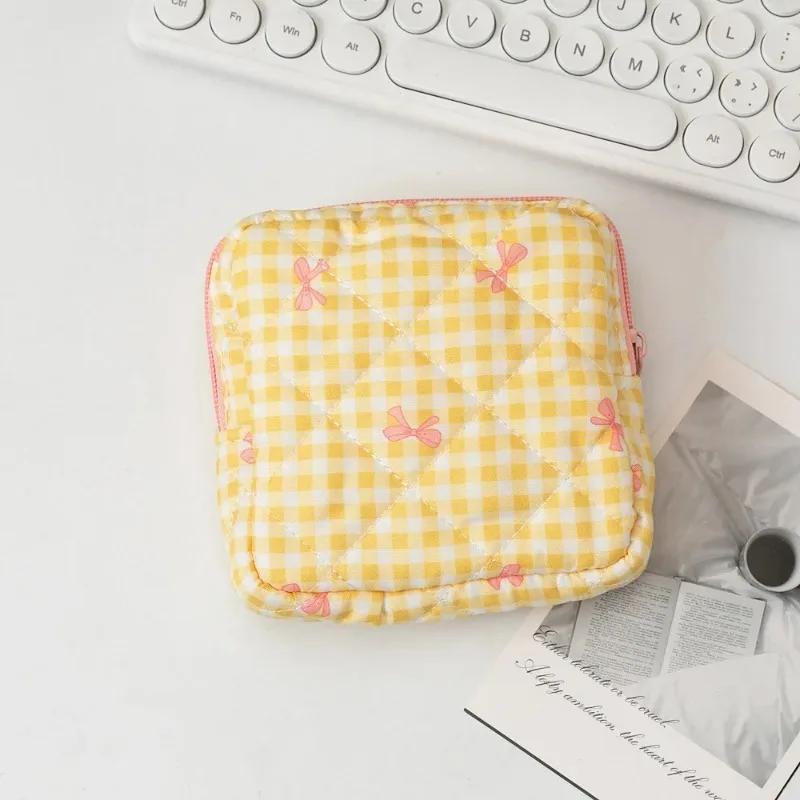 Mini Makeup Lipstick Storage Pouch Heart Print Sanitary Napkins Storage Bag Feminine Period Pouch Portable Tampon Organizer Bag