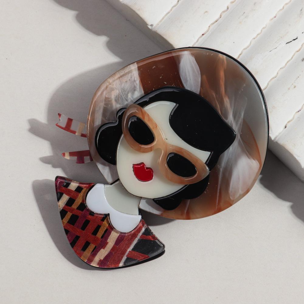 Fashion Acrylic Graceful Hat Lady Figure Brooches for Women Trendy Cartoon Girl Badge Pin Jewelry Clothes Accessories Gift