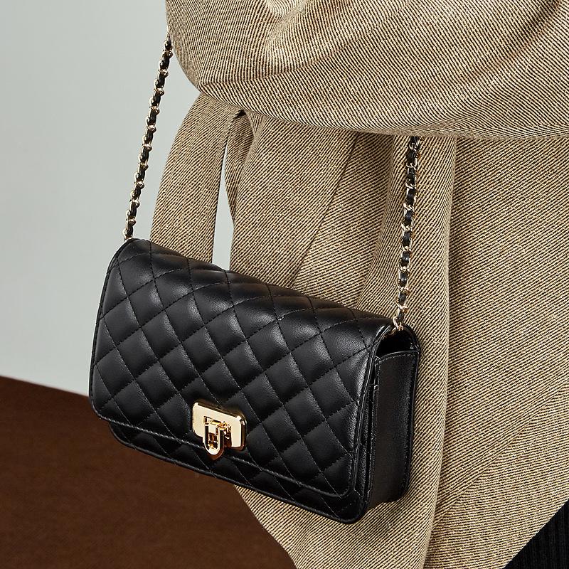 Diamond-shaped Single-shoulder Crossbody Bag, Fashionable Small Square Bag, Stylish and Versatile Chain Bag for Women