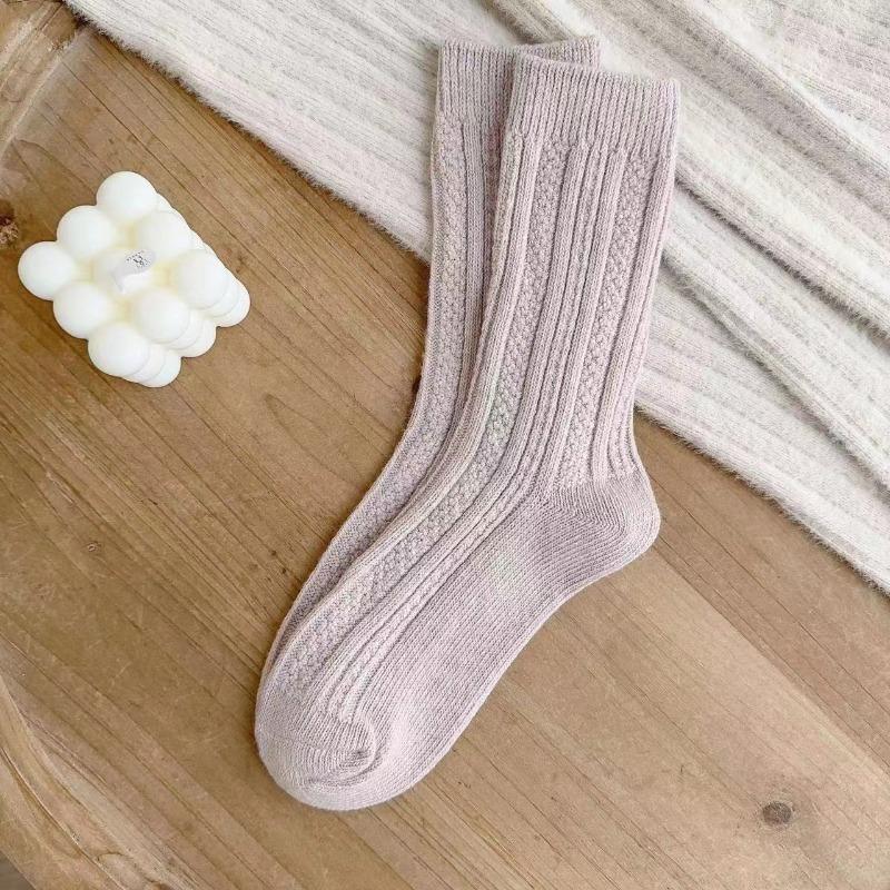 Women's Autumn and Winter Warm, Soft and Pure Color Wool Socks, Retro Thickened Twisted Medium Long Tube Pile Socks, Wool Socks