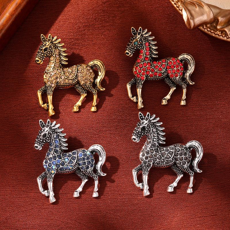 Classic Rhinestone Horse Brooches For Women Zodiac Animal Lapel Pins Casual Party Accessories New Year Gifts Friends