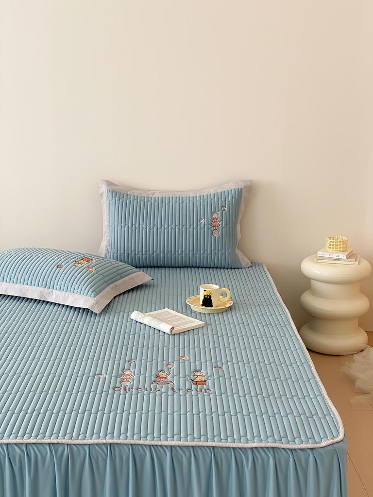 Class A Summer Cooling Cartoon Ice Silk Quilted 3-Piece Mat Set with Fitted Sheet