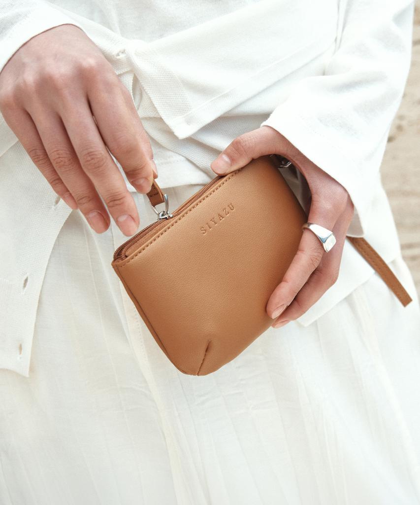 Siyazu Siac3124 Loop Leather Mini Pouch_Camel