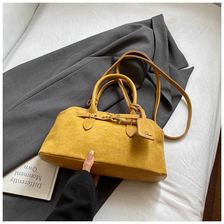 2025 New Fashion Commuter Big Bag Textured Portable Bowling Bag Retro Large Capacity One Shoulder Underarm Bag Women