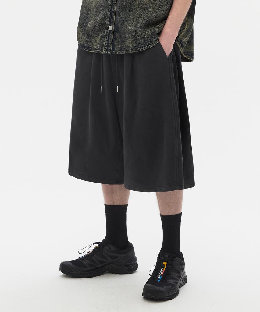 TRILLION Single-Pleat Bermuda Sweat Shorts_2 Colors