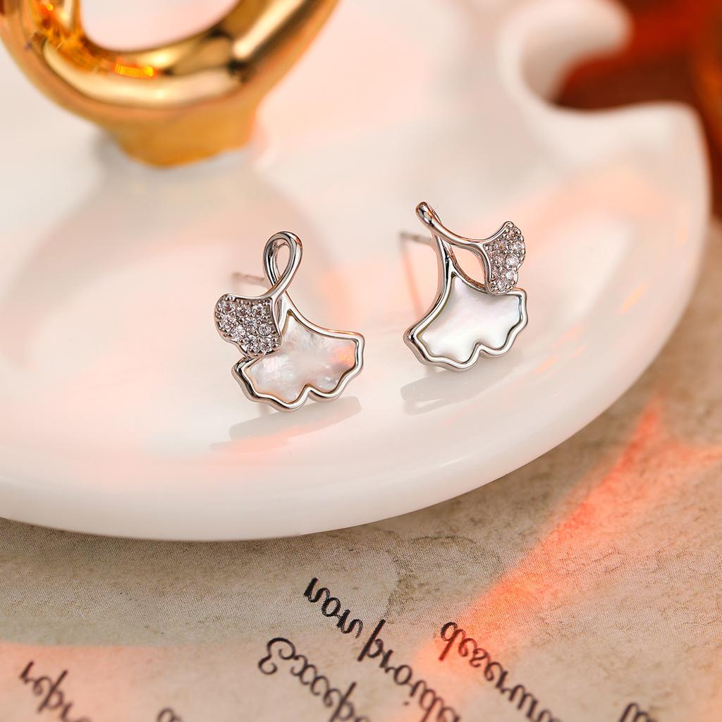 Hochwertiger Luxus Natürliche Muschelohrstecker S925 Silbernadel Ohrringe Leichter Luxus High-End Stil Temperament Ohrringe Frauen