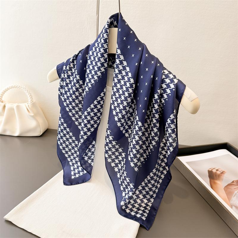 New Paisley Print Silk Scarf For Women Square Hijab Soft Neck Tie Female Fashion Decoration Silk Headscarf 70*70Cm Kerchief