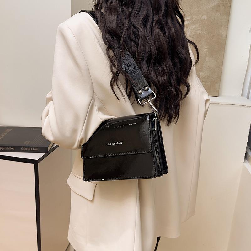 Premium bag Small square bag New niche simple box bag Retro chain One shoulder messenger bag