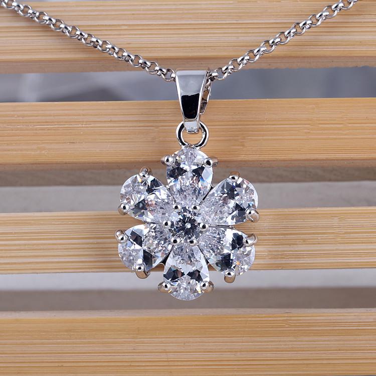 

Красочное ожерелье с подвеской в виде цветка, инкрустированное кристаллами циркония ААА