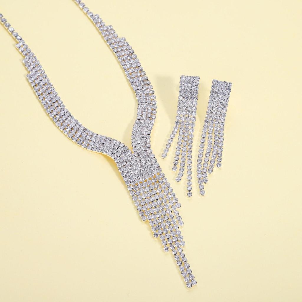 Retro Full Diamond Tassel Clavicle Necklace & Earring Set with Rhinestone Chain - Elegant Evening Accessory for Women