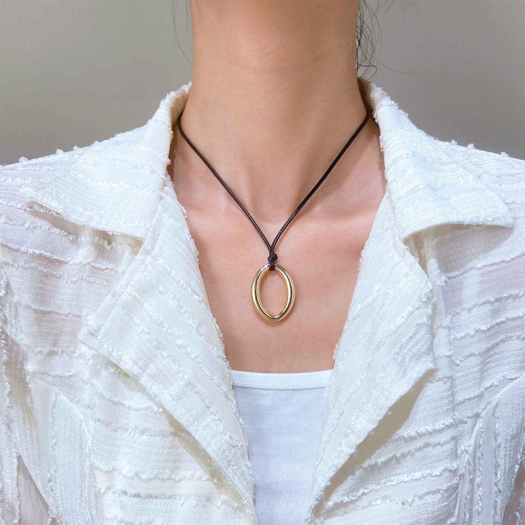 Geometriskt hänghalsband Unika halssmycken Justerbart rephalsband Lämpligt för moderna modeentusiaster Present