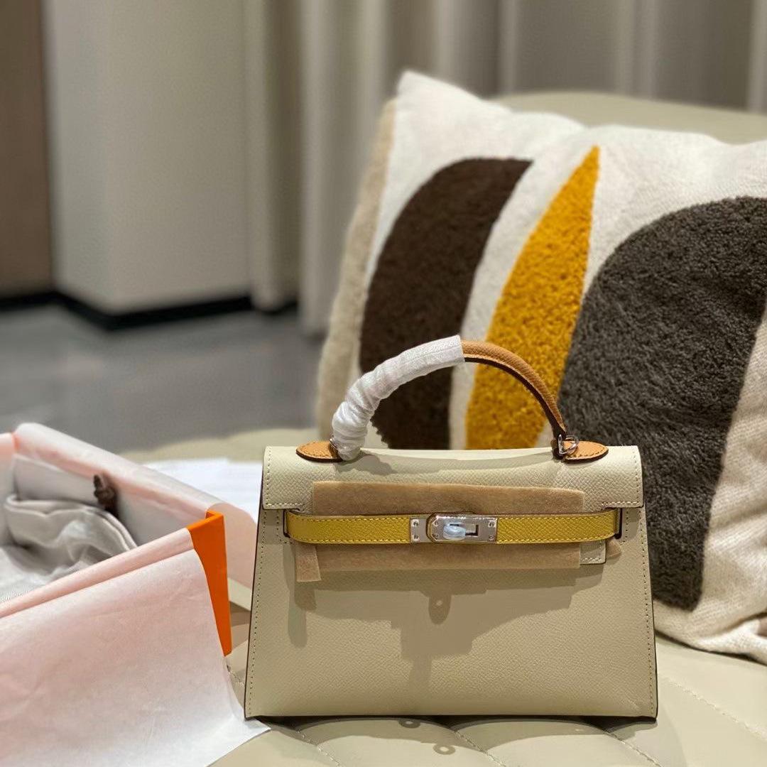 

Новая сумка из натуральной кожи второго поколения, мини-сумка из коровьей кожи с принтом пальмы, женская сумка через плечо, классическая, модная и универсальная 21cm+box with silk scarf белый/жёлтый