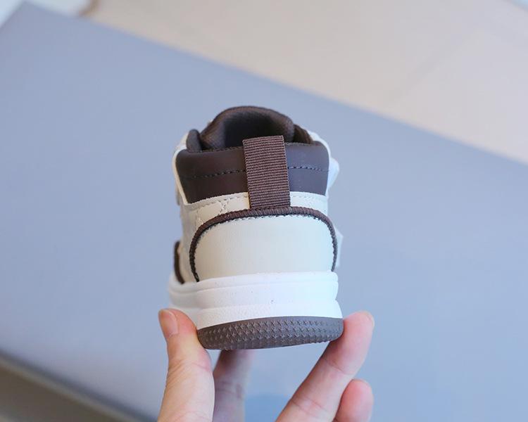Children's High-Top Casual Sports Shoes 2026 - Soft Sole White Sneakers for Boys and Girls, Spring/Autumn Collection.