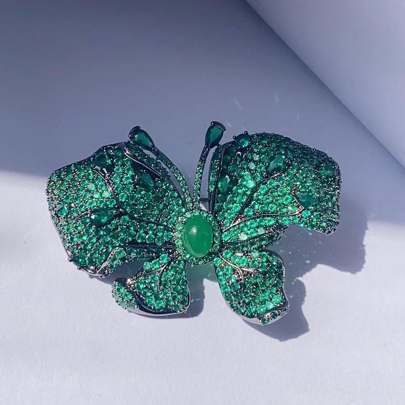 Elegant Women Girls Fashion Exquisite Crystal Butterfly Brooch Pin Classic High-end Lady Rhinestone Vintage Badges Jewelry