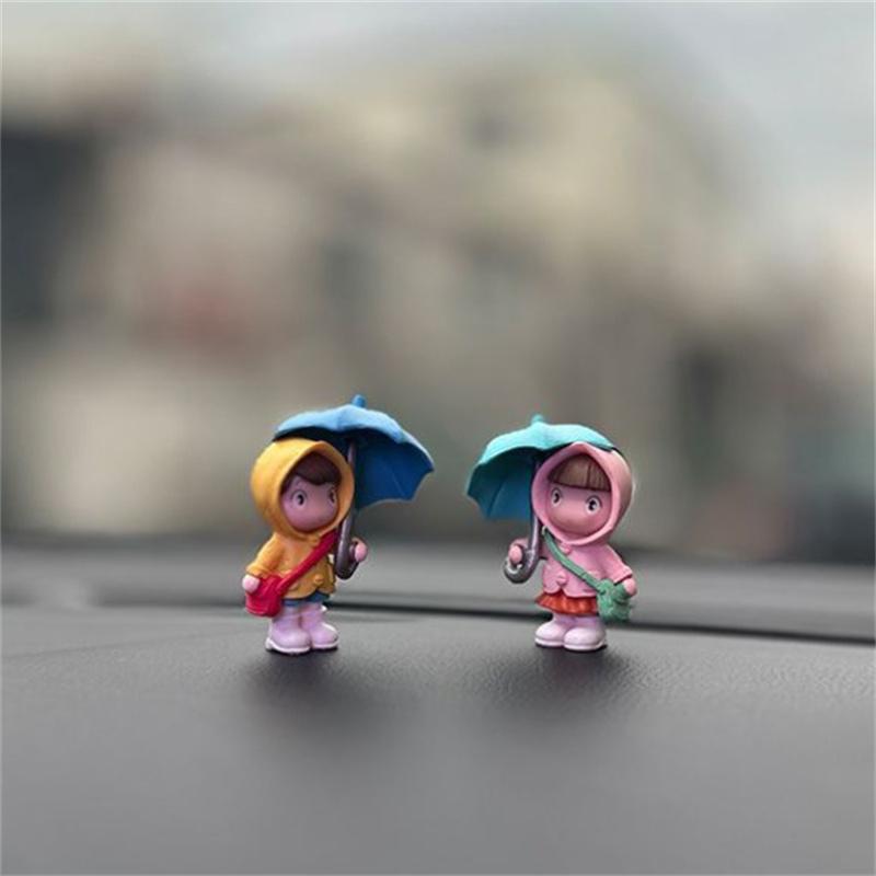 Cute Umbrella Couple Car Interior Decoration Action Figures Auto Rearview Mirror Dashboard Ornaments For Car Accessories