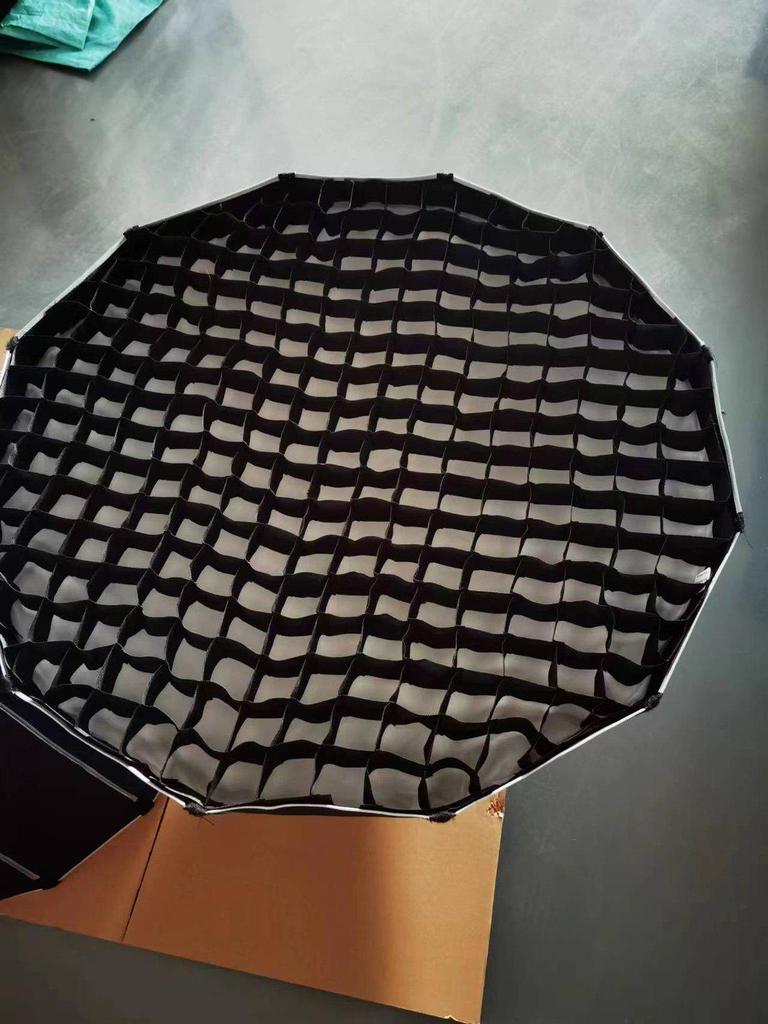 120CM Quick-Release Parabolic Softbox with Bowens Mount and Portable Honeycomb Grid Diffuser.
