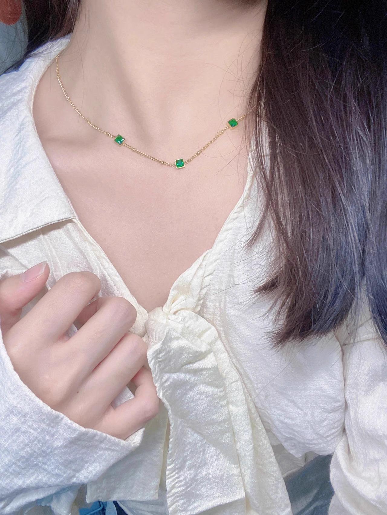 

Элегантный женский винтажный изумрудный комплект ожерелье и браслет, роскошный аксессуар из полной титановой стали.