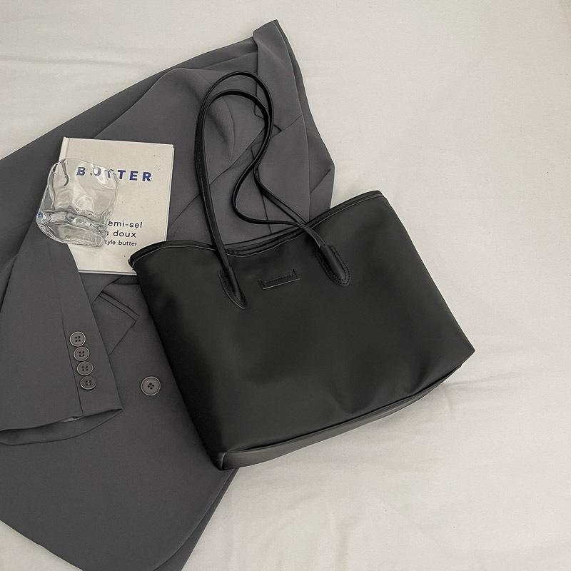 Large Capacity Bag Women's 2025 New Simple Casual Shoulder Bag College Student Class Bag Leisure Commuter Tote Bag