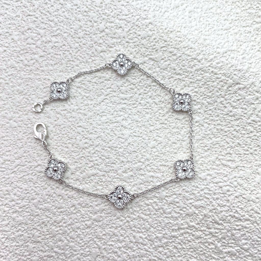 High Quality 9mm Small Six Flower Mini Four-leaf Clover Bracelet Female Natural White Mother-of-pearl Red Chalcedony Agate Bracelet