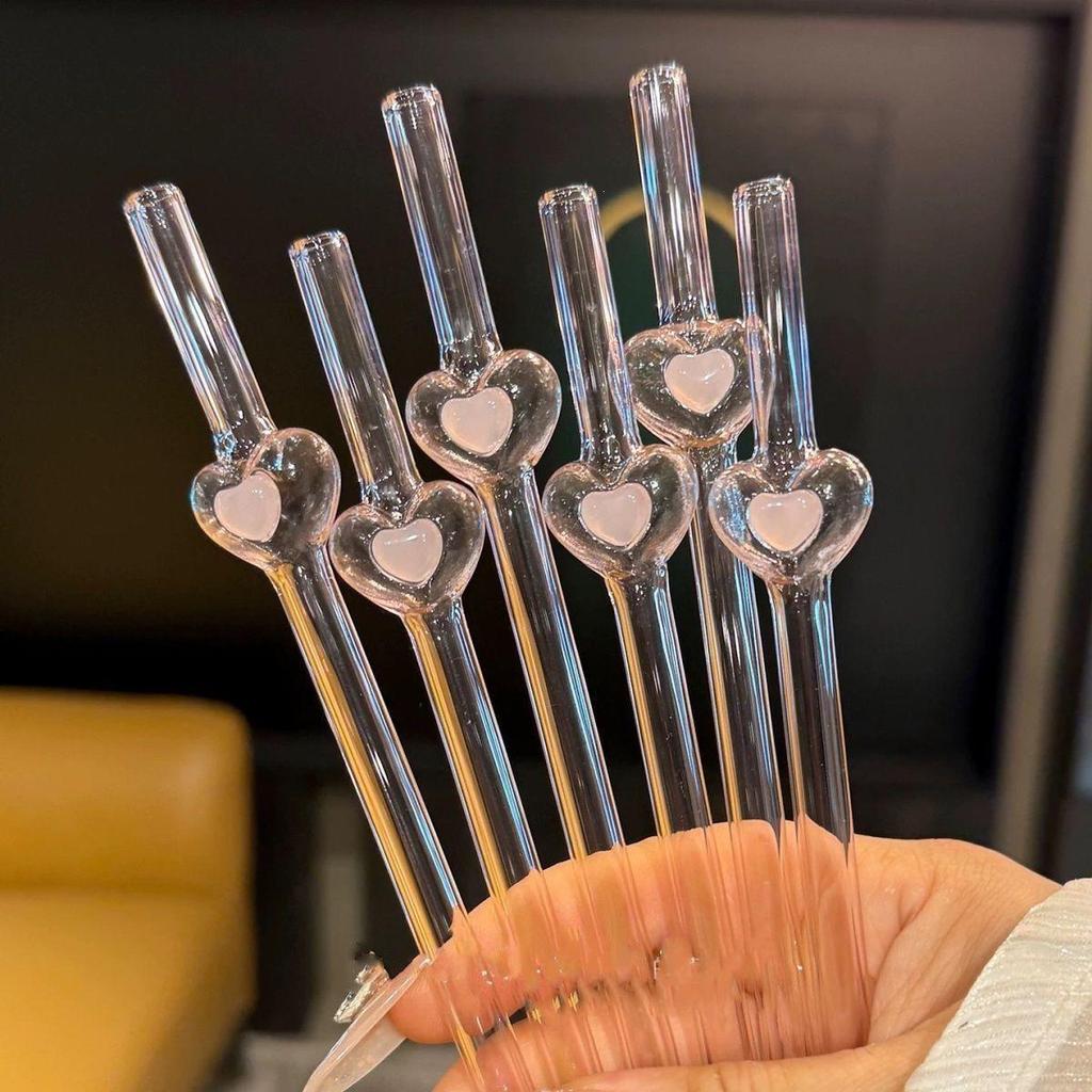 Shallow Pink Heart Glass Straw for Milk Tea & Coffee - High-Temp Resistant