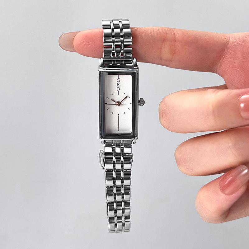 Medieval Light Luxury High-End Temperament Rectangular Steel Belt Watch Women'S Simple Retro Personalized Quartz Watch