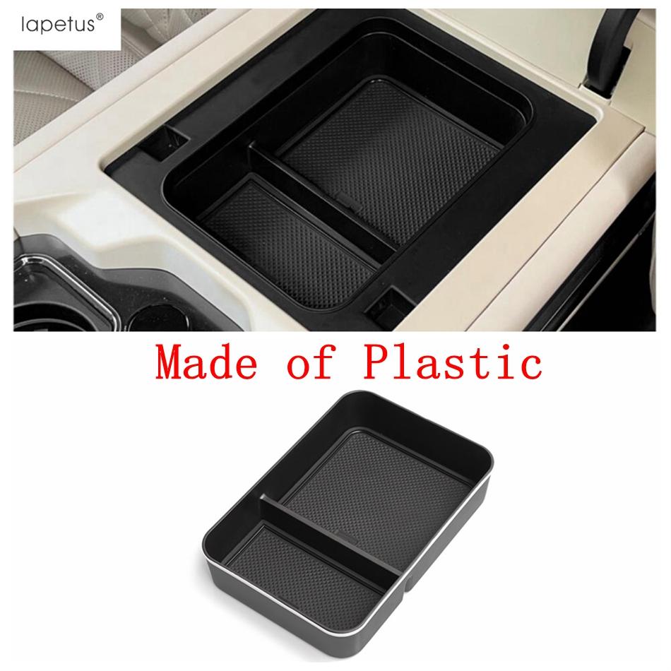 Car Phone Wireless Charging Pad Mat / Center Console Armrest Storage Box Tray Organizer Accessories For BYD Leopard 8 2024 2025