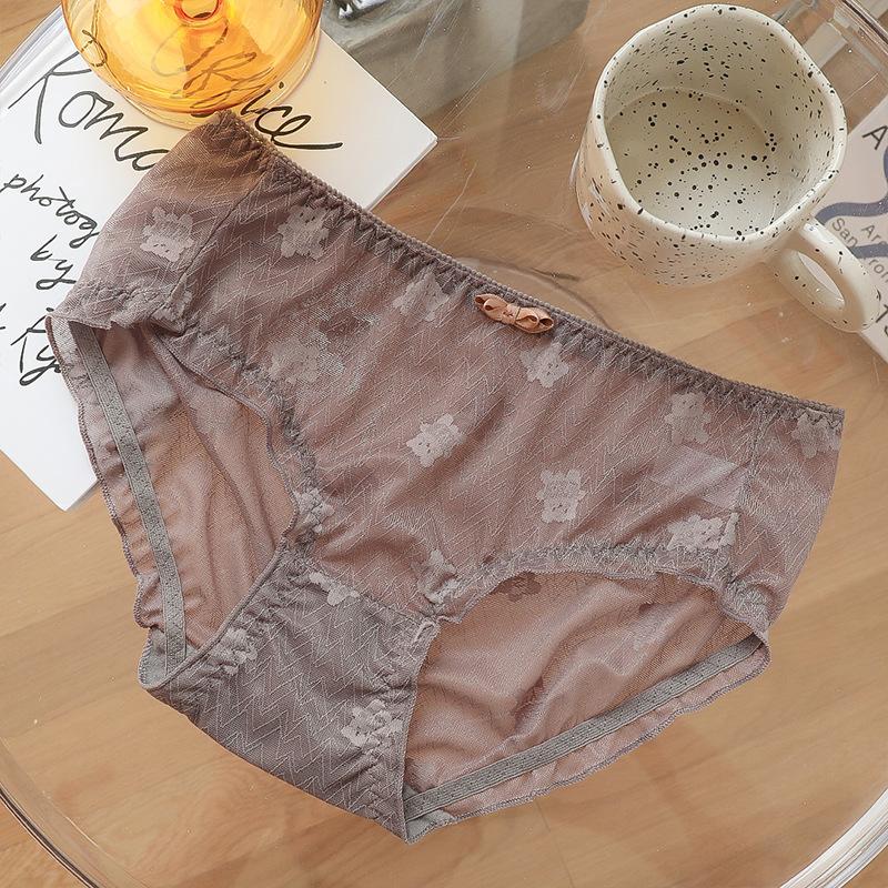 Ladies Spring and Autumn Fashion All Kinds of Bear Print Net Yarn Close Skin Without Trace Not Clip Hip Briefs