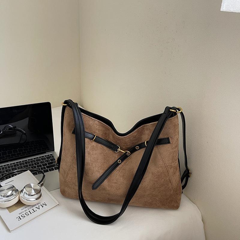 

Large-capacity retro tote bag for women 2025 autumn new trendy high-value commuter crossbody backpack for women хаки