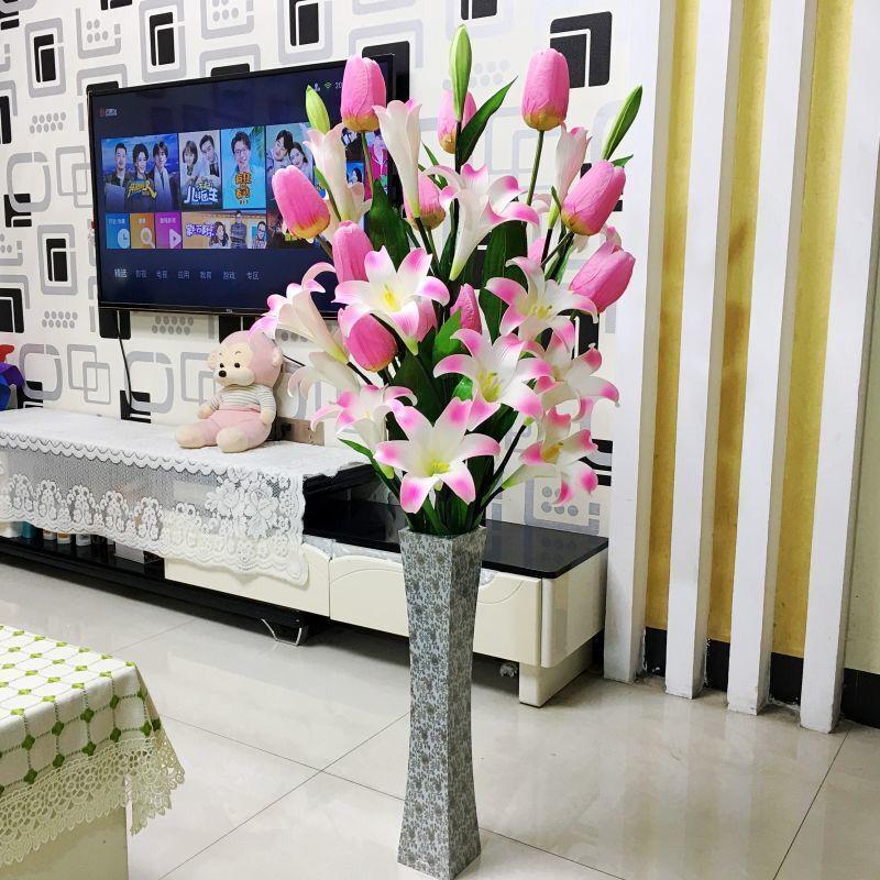 Künstlicher Hochzweig-Lilienstrauß: Seiden- & PU-Tulpen für Wohnzimmer-Bodendekoration