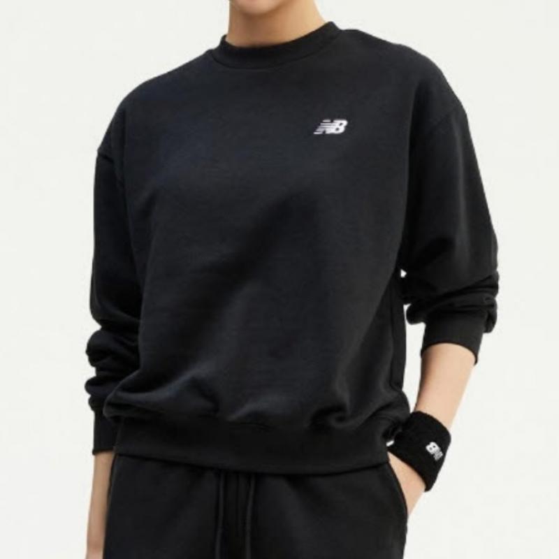 New Balance Women S Small Logo SweatShirt Aa nbnce2S042 10 15 19