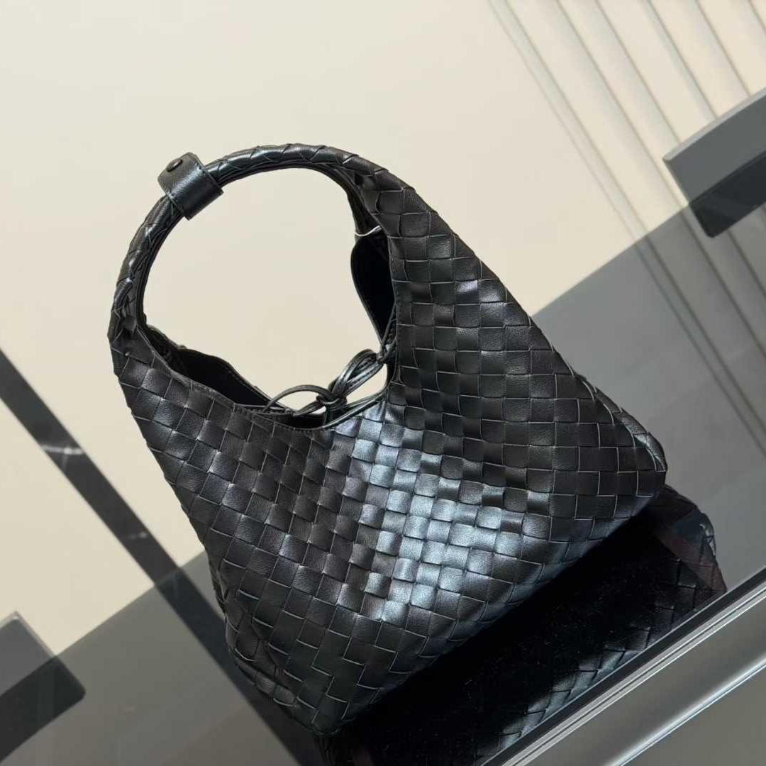 

Вязаная крючком хозяйственная сумка M